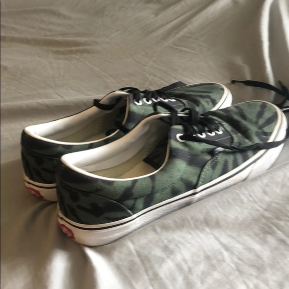 Size 10 Mens Vans - Picture 3 of 4